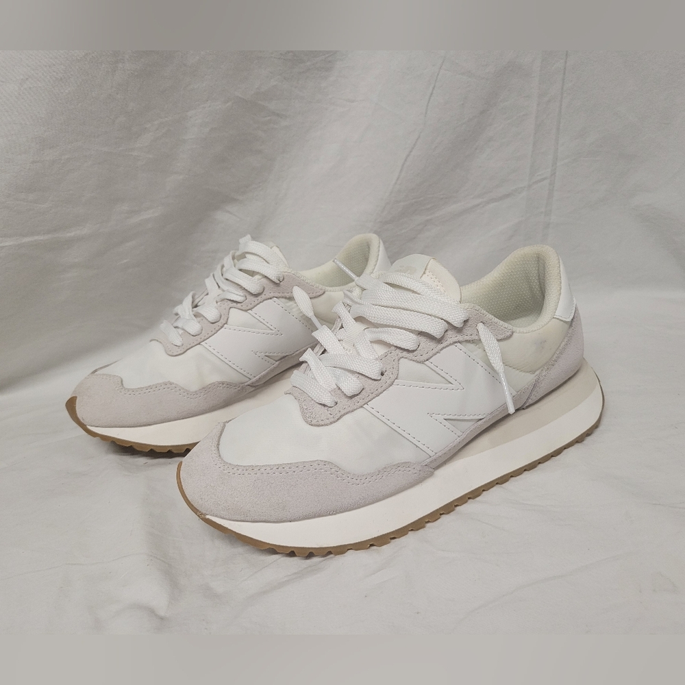 New Balance Women's 237 V1 Classic Sneaker